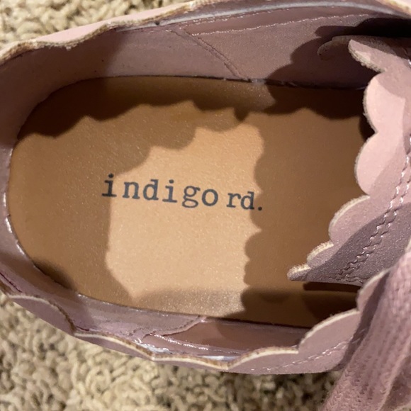 Indigo Rd Kyrie  Sneakers w Scalloped Edge Size 8 - Picture 2 of 11